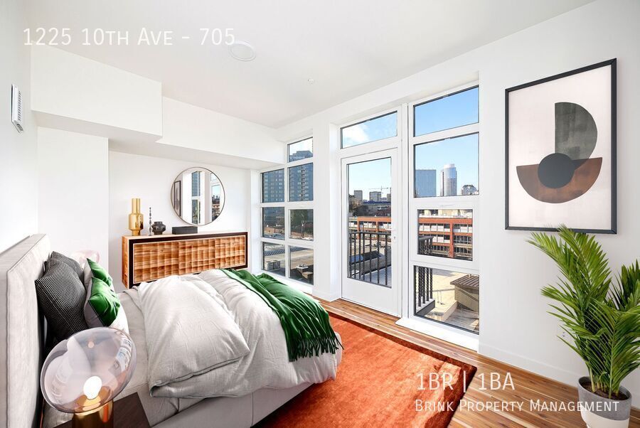 Look & Lease Special! Live at The Woodworth - Classic & Cool Living in Capitol Hill property image