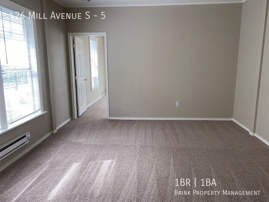 Lovely 1 Bed + Large Bonus Room/1BA  Apartment, Great Location, Great Views! property image