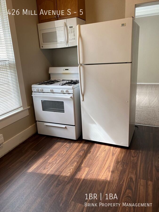 Lovely 1 Bed + Large Bonus Room/1BA  Apartment, Great Location, Great Views! property image