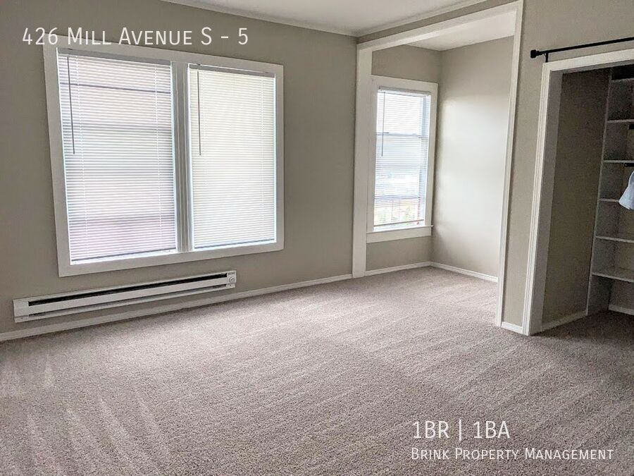 Lovely 1 Bed + Large Bonus Room/1BA  Apartment, Great Location, Great Views! property image