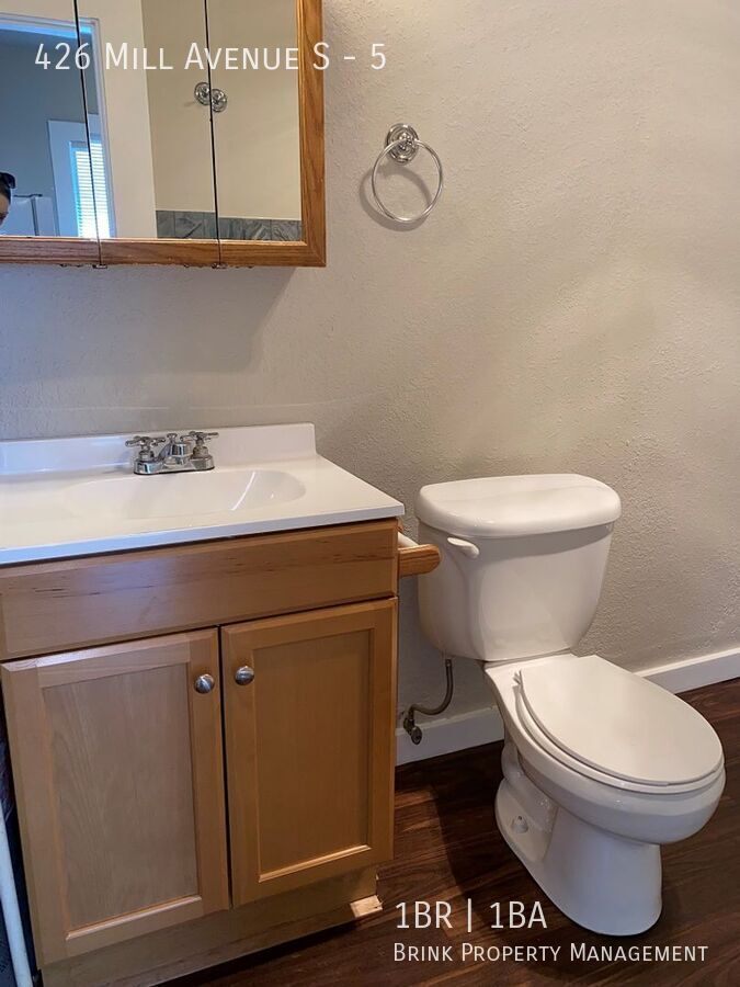 Lovely 1 Bed + Large Bonus Room/1BA  Apartment, Great Location, Great Views! property image